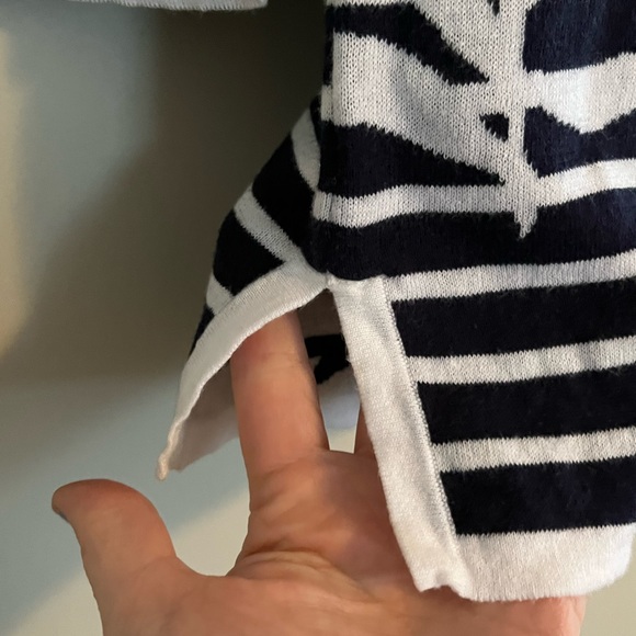 TOMMY BAHAMA | Small | Very SOFT! - Picture 3 of 12